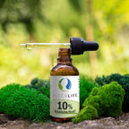 ALTERLIFE 10% CBD Öl Flasche in natürlicher Umgebung